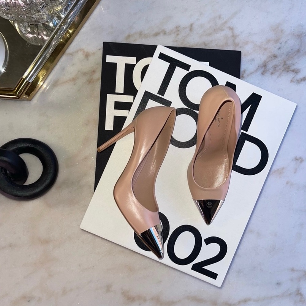 New Louis Vuitton Merry Go Round Metal Cap Pump in Nude - Picture 9 of 17